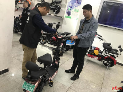 “買(mǎi)了就能上路” 成都全國(guó)率先實(shí)施電動(dòng)自行車(chē)帶牌銷(xiāo)售，簡(jiǎn)化購(gòu)車(chē)流程